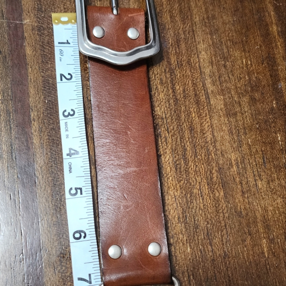 GAP leather belt. Size M. Preloved